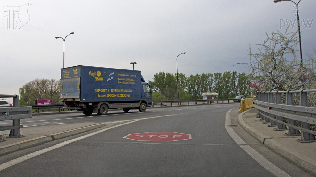 zdjecie do pytania - Czy widoczny na jezdni znak "stop" uprzedza o zbliżaniu się do drogi z pierwszeństwem przejazdu?