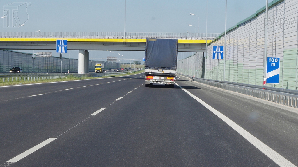 zdjecie do pytania - Z jaką prędkością masz obowiązek jechać na autostradzie?