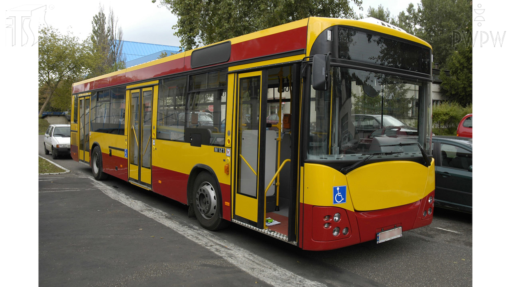 zdjecie do pytania - Który z tych elementów stanowi obowiązkowe wyposażenie autobusu miejskiego wykorzystywanego w komunikacji miejskiej?