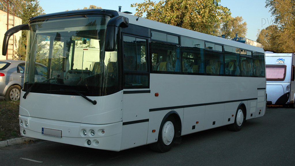 zdjecie do pytania - Jaka jest maksymalna dopuszczalna długość zespołu pojazdów złożonego z autobusu i przyczepy?