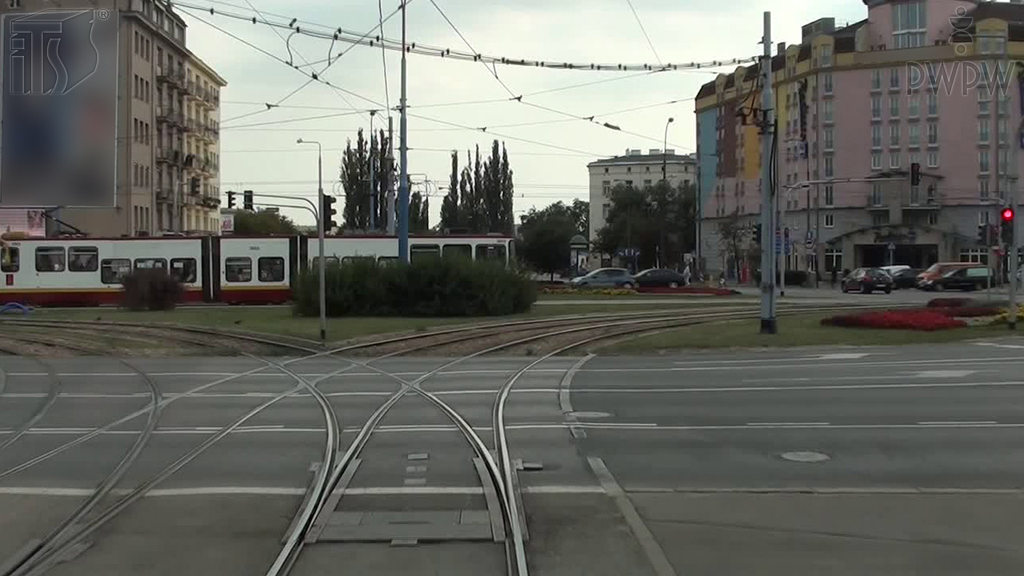 zdjecie do pytania - Czy takie ustawienie zwrotnicy umożliwi manewr skrętu w prawo na skrzyżowaniu?