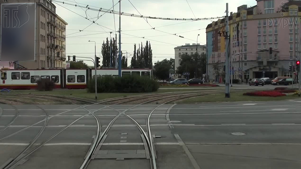 zdjecie do pytania - Jaka powinna być prędkość przejazdu przez krzyżownicę tramwajową?