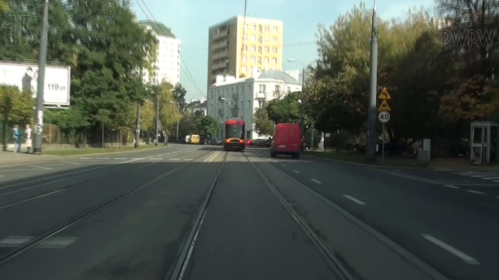 zdjecie do pytania - Jaki odstęp należy zachować od poprzedzającego tramwaju?