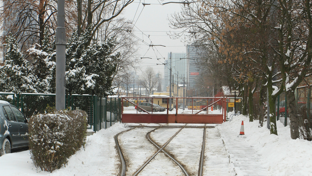 zdjecie do pytania - Co może być przyczyną nadmiernego poślizgu tramwaju podczas rozruchu i hamowania?