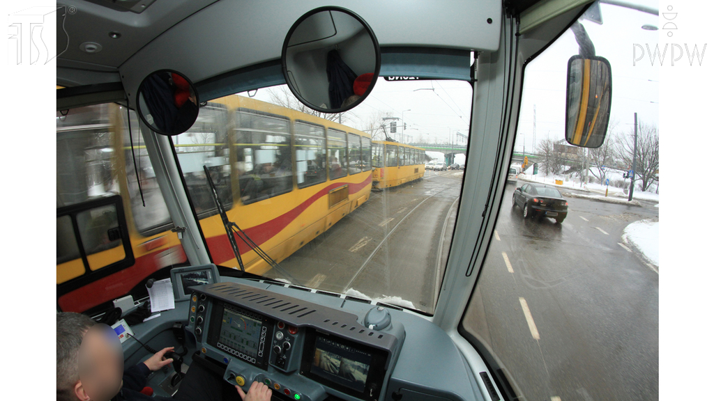 zdjecie do pytania - Czy wzrost prędkości może mieć wpływ na sposób postrzegania przez motorniczego?