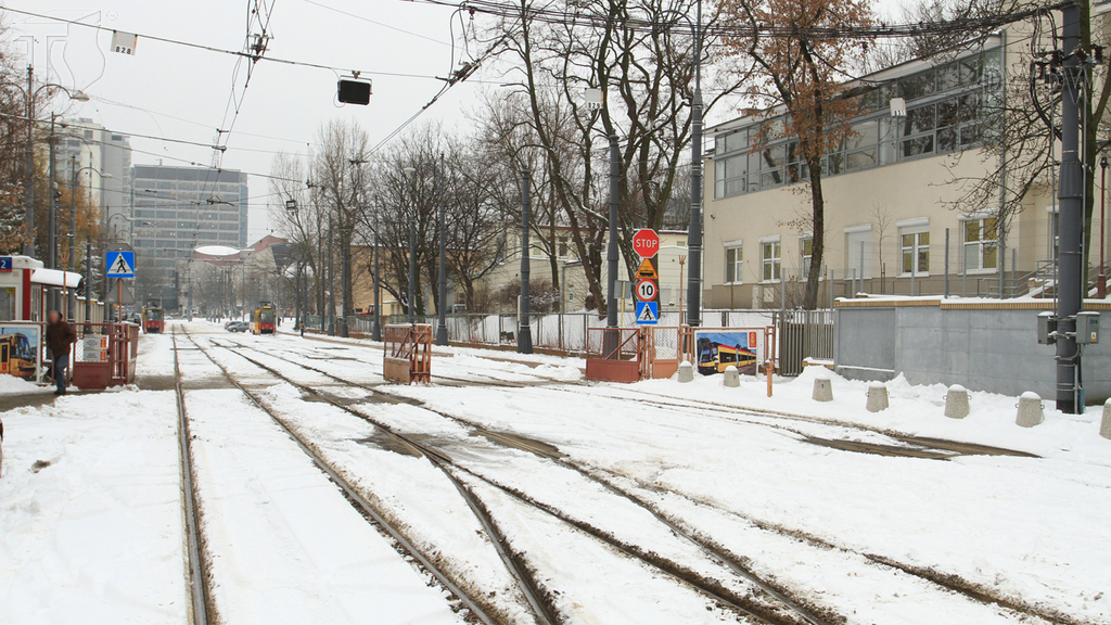 zdjecie do pytania - Którego, z podanych rodzajów hamulców, nie ma możliwości sprawdzić na terenie zajezdni?