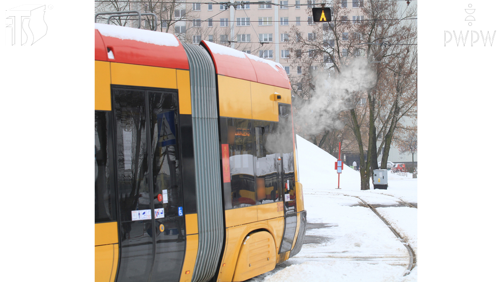 zdjecie do pytania - Jak należy się zachować w przypadku pożaru wewnątrz tramwaju, podczas jazdy?