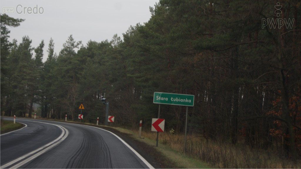 zdjecie do pytania - Którą z wymienionych czynności powinieneś wykonać, kierując motocyklem, gdy masz do pokonania ostry łuk drogi?