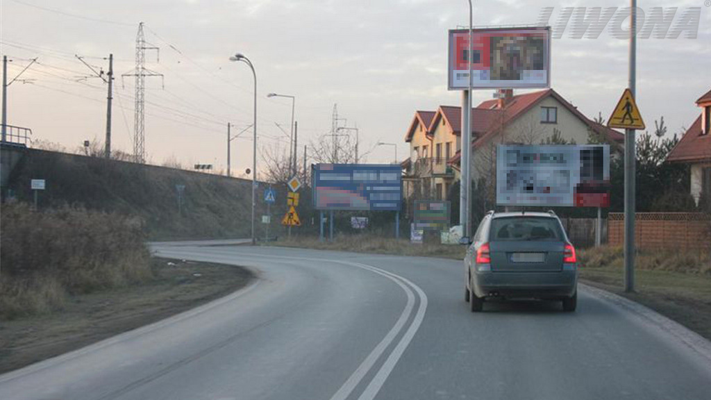 zdjecie do pytania - Która z wymienionych technik jazdy pasuje do określenia „ekonomiczna jazda samochodem”?